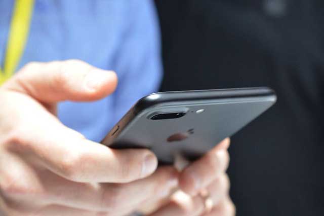 iphone - Lí do Apple thờ ơ với việc người dùng mua iPhone mới hay không? iPhone iphone - Lí do Apple thờ ơ với việc người dùng mua iPhone mới hay không?
