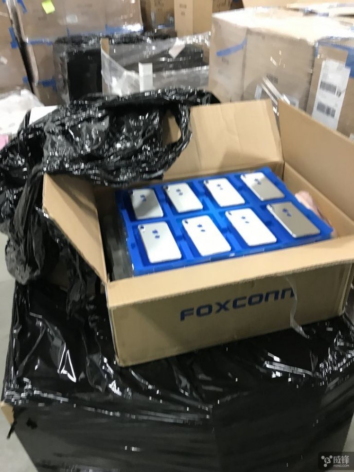 iphone 8 - Iphone 8 tiếp tục làm các cule đứng ngồi không yên. Lô máy được rò rỉ từ nhà Foxconn được coi là iphone 8 iphone 8 - Iphone 8 tiếp tục làm các cule đứng ngồi không yên.
