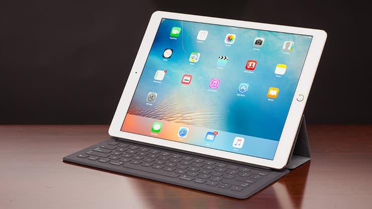 iPad Pro và MacBook