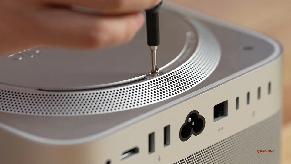 Mổ bụng Mac Studio, khám phá linh kiện bên trong