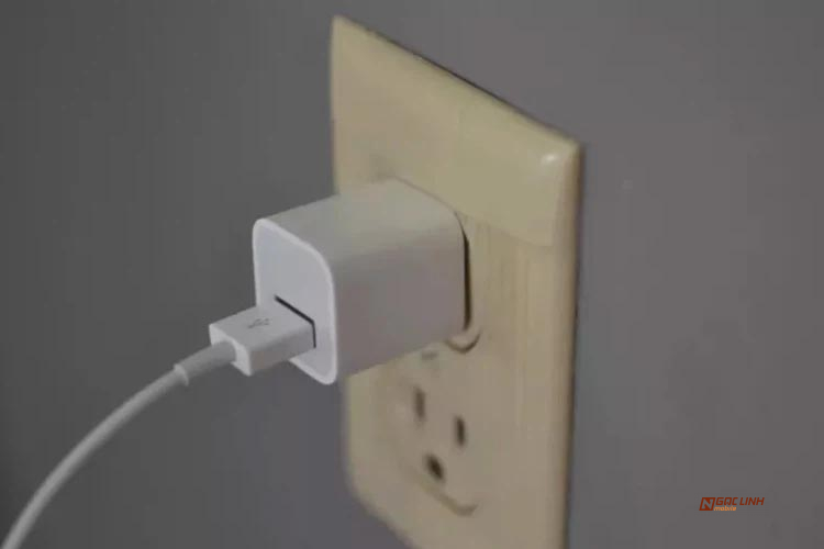 Củ sạc 5W dần bị Apple khai tử