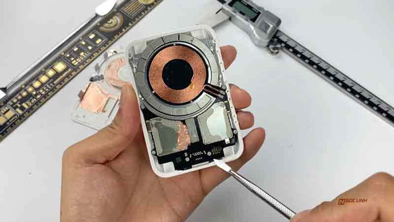 Viên Pin của kính thực tế ảo của Apple lộ diện